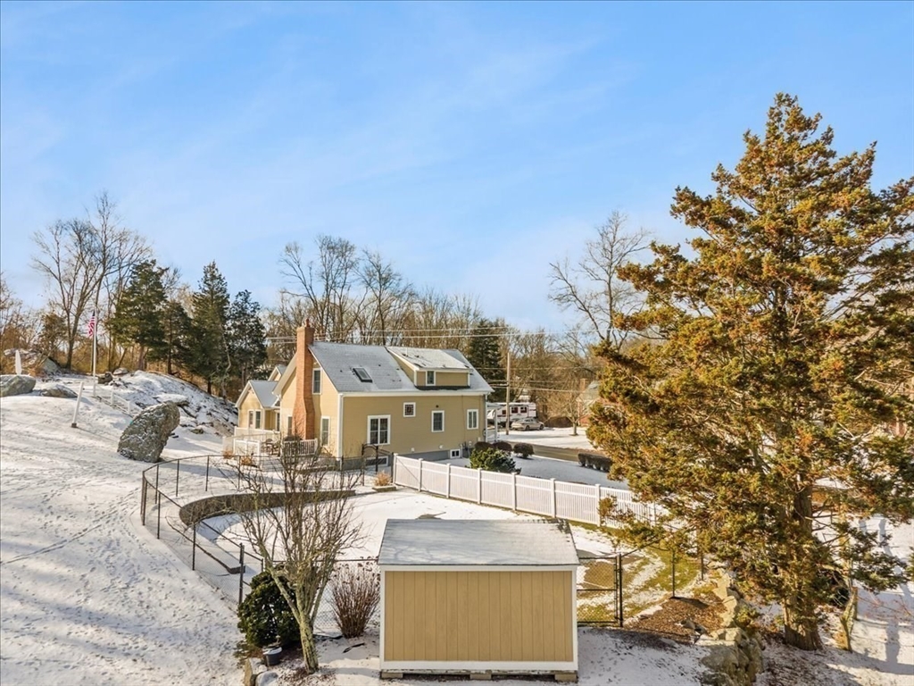 692 Elm Street Somerset, MA 02726 - Photo 28 of 42