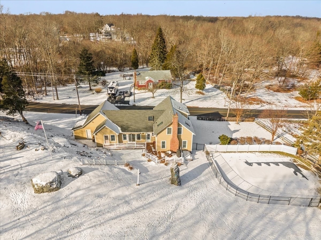 692 Elm Street Somerset, MA 02726 - Photo 3 of 42