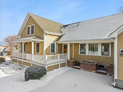 $675,000 | 692 Elm Street, Somerset, MA 02726