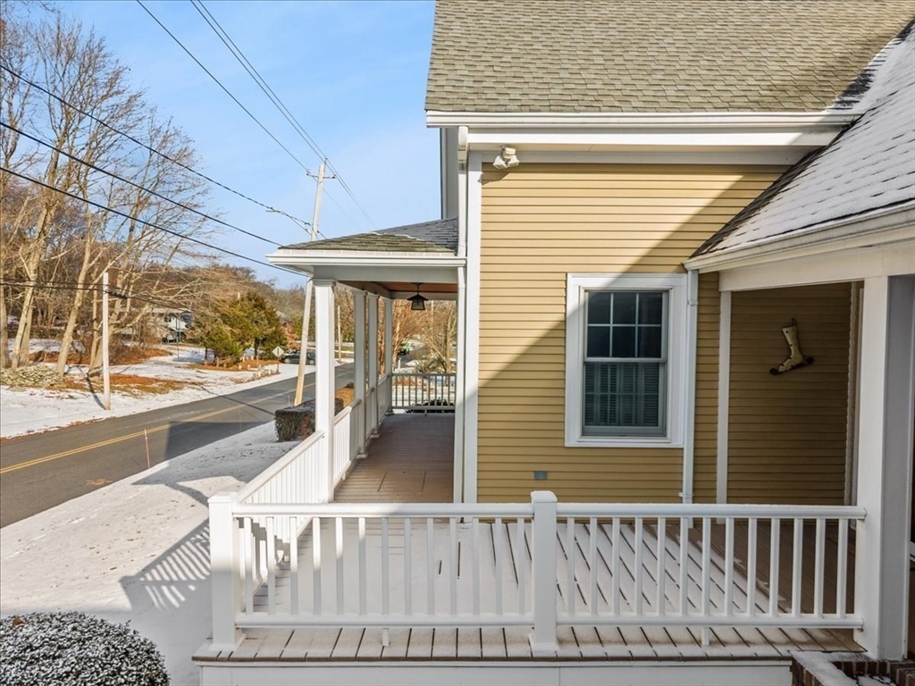 692 Elm Street Somerset, MA 02726 - Photo 7 of 42