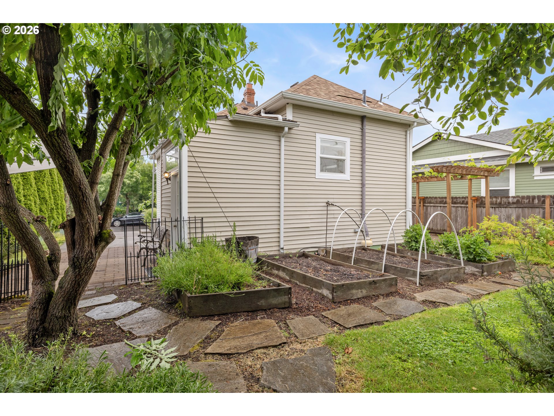 522 Northeast Sumner Street Portland, OR 97211 - Photo 35 of 42