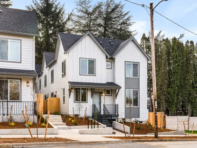 $369,900 | 8628 Southwest 21st Avenue, Unit 2, Portland, OR 97219