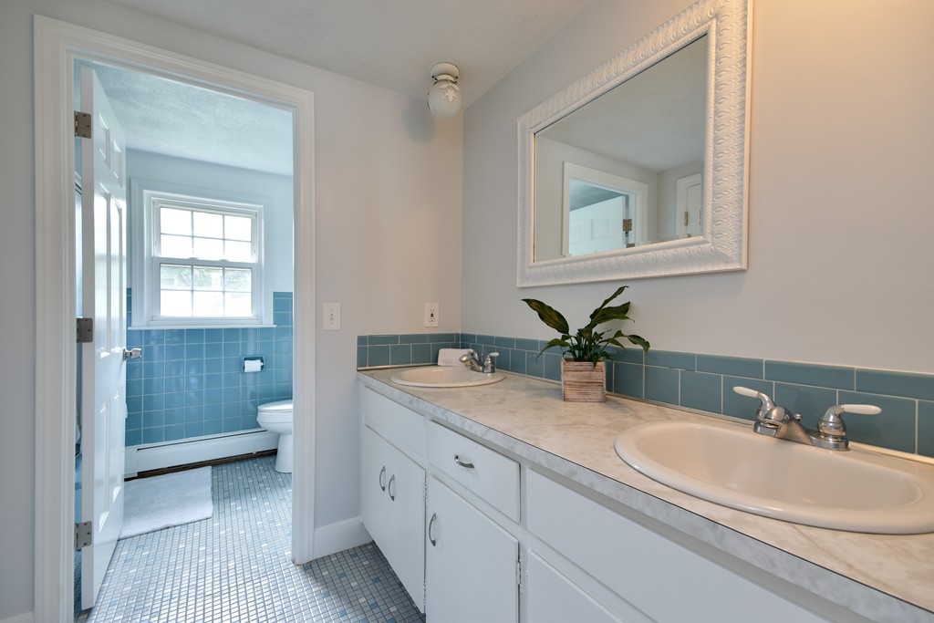 2 Brookfield Road Milford, MA 01757 - Photo 10 of 19 Gallery Image 10