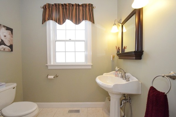 139 Kimball Road Amesbury, MA 01913 - Photo 9 of 20 Gallery Image 9