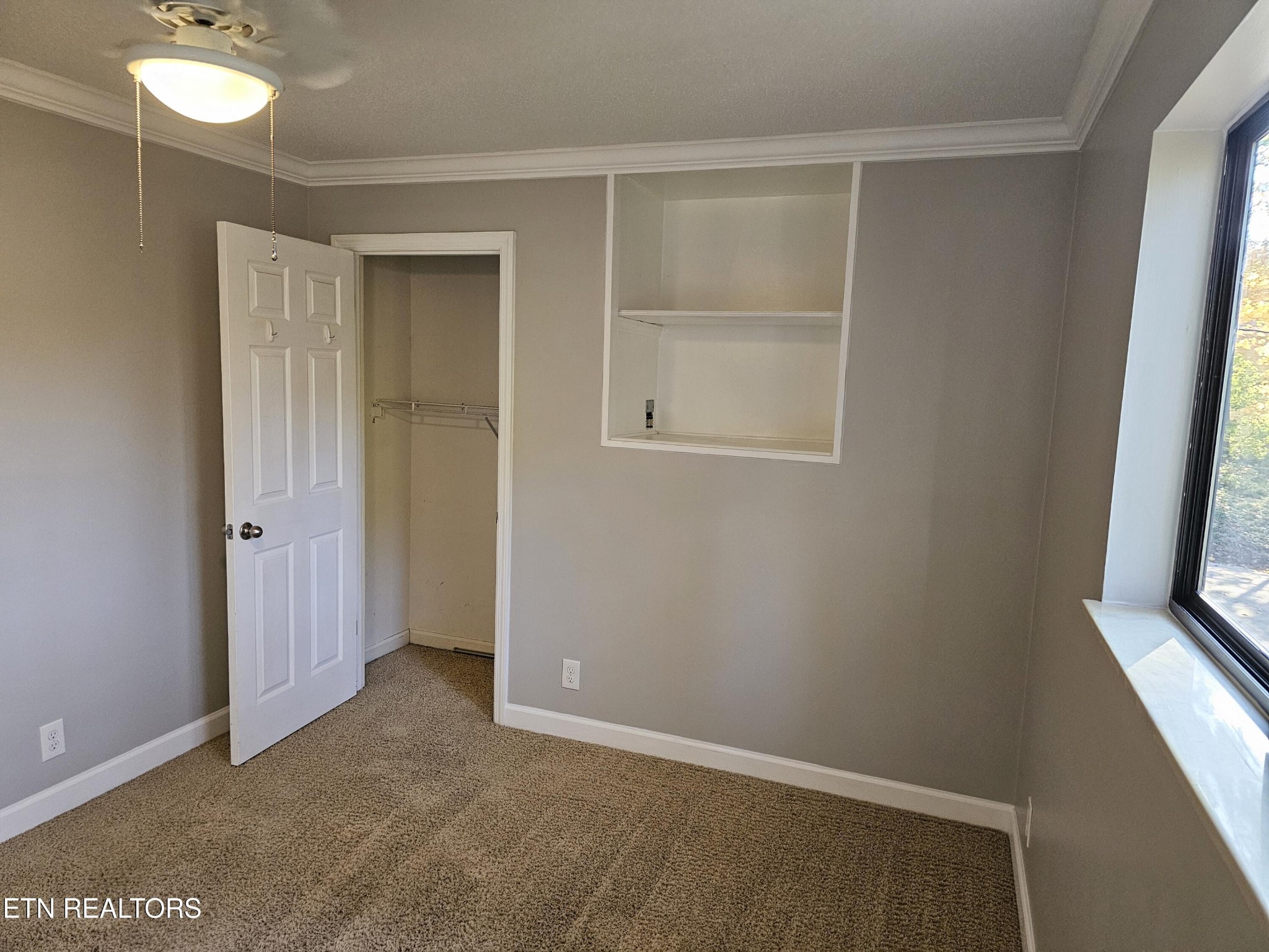 20 Clark Place Oak Ridge, TN 37830 - Photo 21 of 51 a view of an empty room with window and closet area