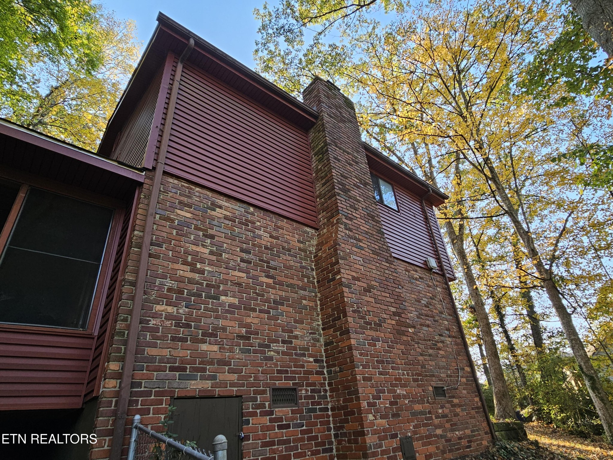 20 Clark Place Oak Ridge, TN 37830 - Photo 48 of 51 a view of a brick wall