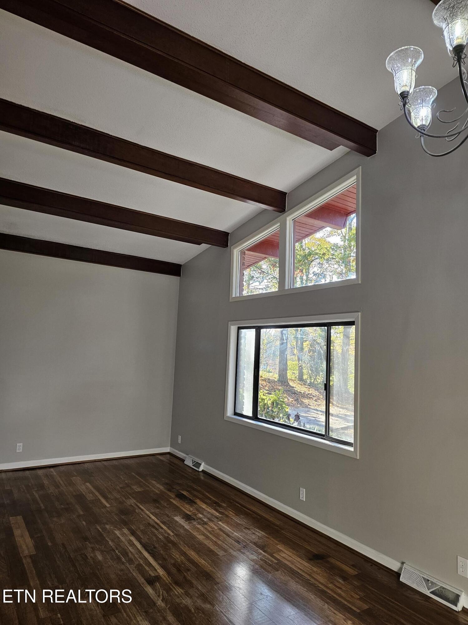 20 Clark Place Oak Ridge, TN 37830 - Photo 8 of 51 a view of an empty room with a window