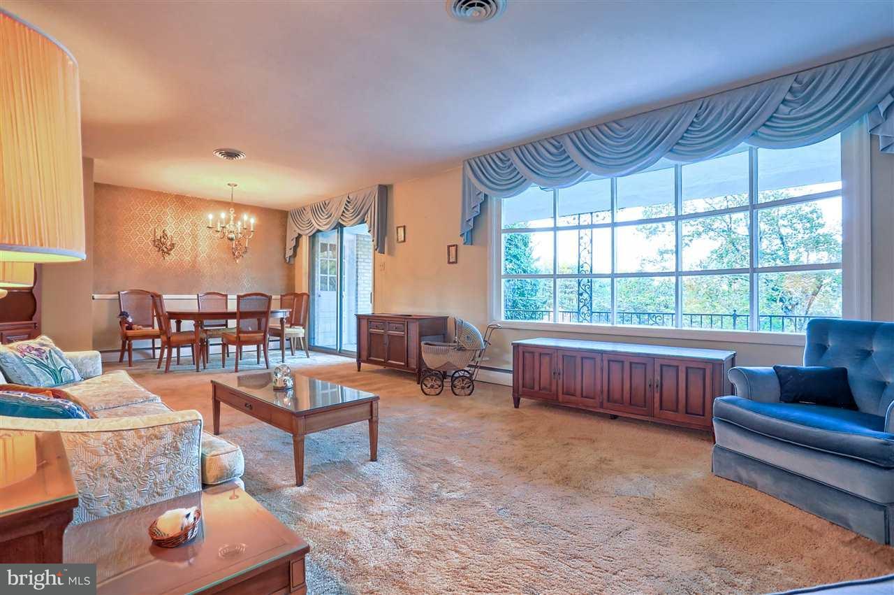 805 Witmer Road York, PA 17402 - Photo 3 of 23 Gallery Image 3