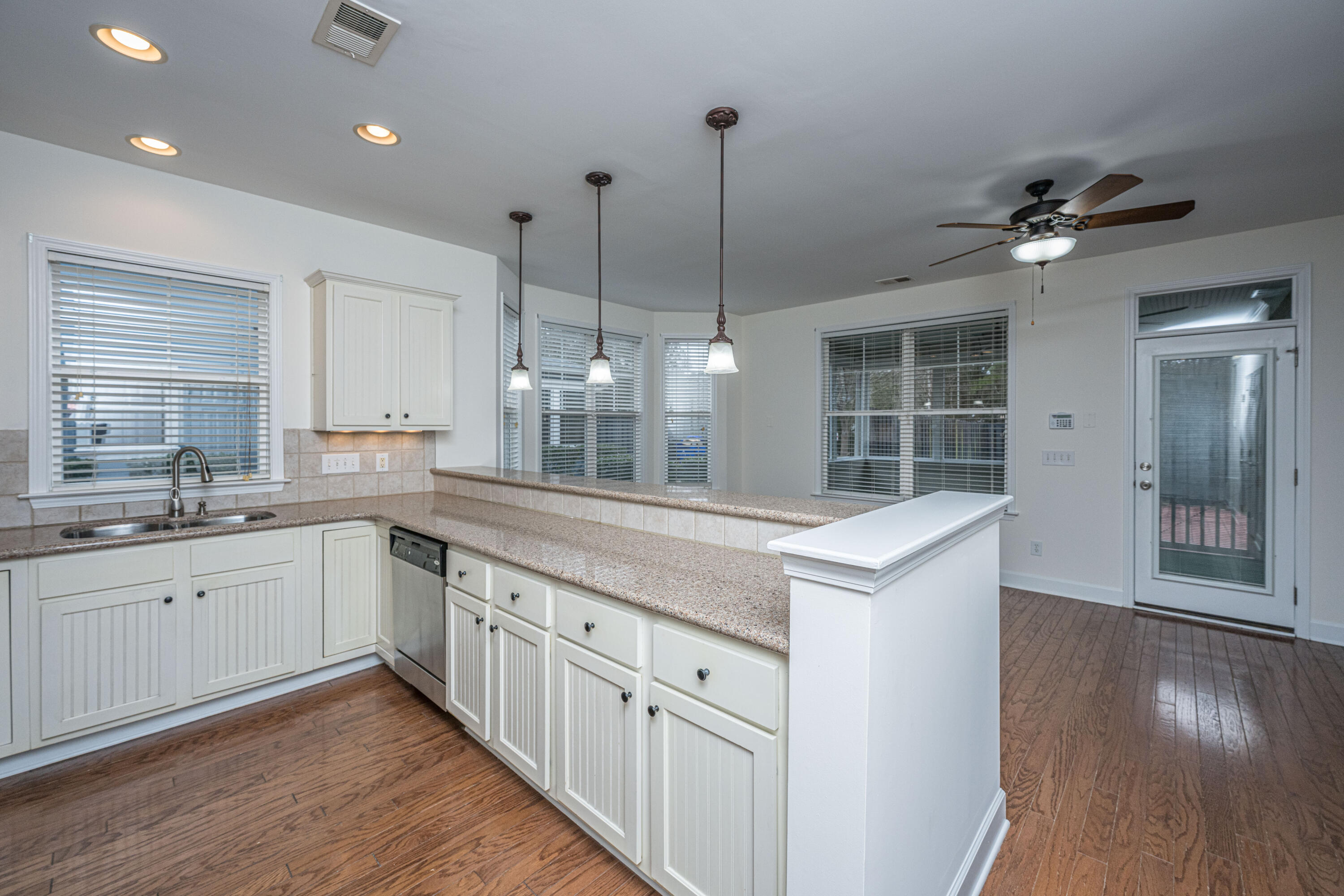 2445 Kings Gate Lane Mount Pleasant, SC 29466 - Photo 14 of 45 2445KingsGateLn016