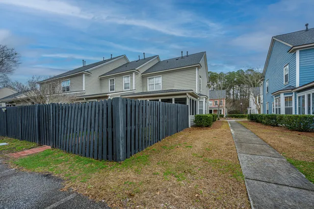 $2,600 | 2445 Kings Gate Lane, Mount Pleasant, SC 29466