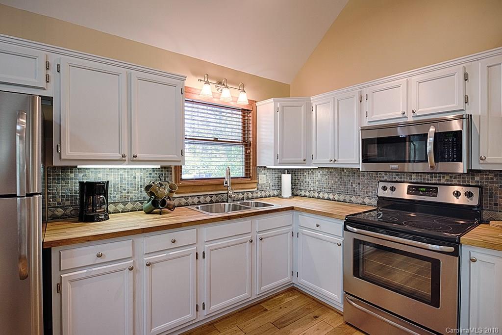 509 Kilgore Road Waynesville, NC 28785 - Photo 9 of 34