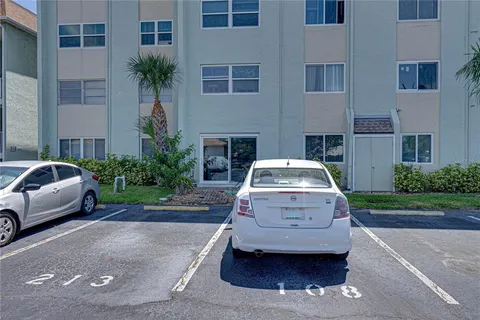 $145,000 | 801 83rd Avenue North, Unit 108, St. Petersburg, FL 33702