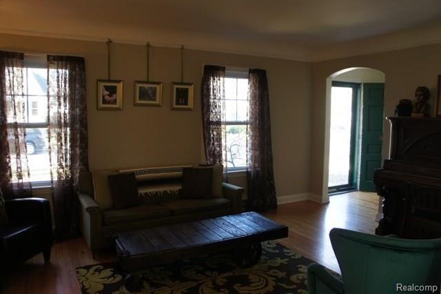 26 Amherst Road Pleasant Ridge, MI 48069 - Photo 6 of 43 living rm2.JPG