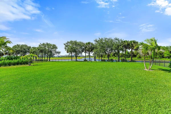 $5,595,000 | 20065 Southeast Bridgewater Drive, Jupiter, FL 33458