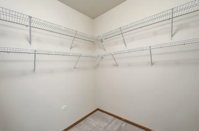 $199,900 | 8200 West 33rd Street, Unit 310, St. Louis Park, MN 55426