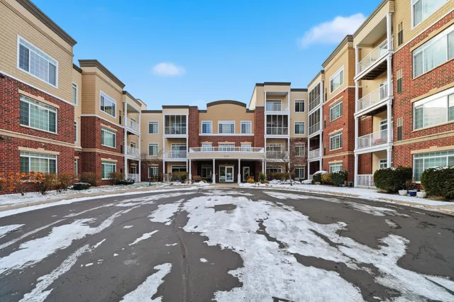 $199,900 | 8200 West 33rd Street, Unit 310, St. Louis Park, MN 55426