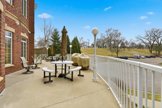 $199,900 | 8200 West 33rd Street, Unit 310, St. Louis Park, MN 55426