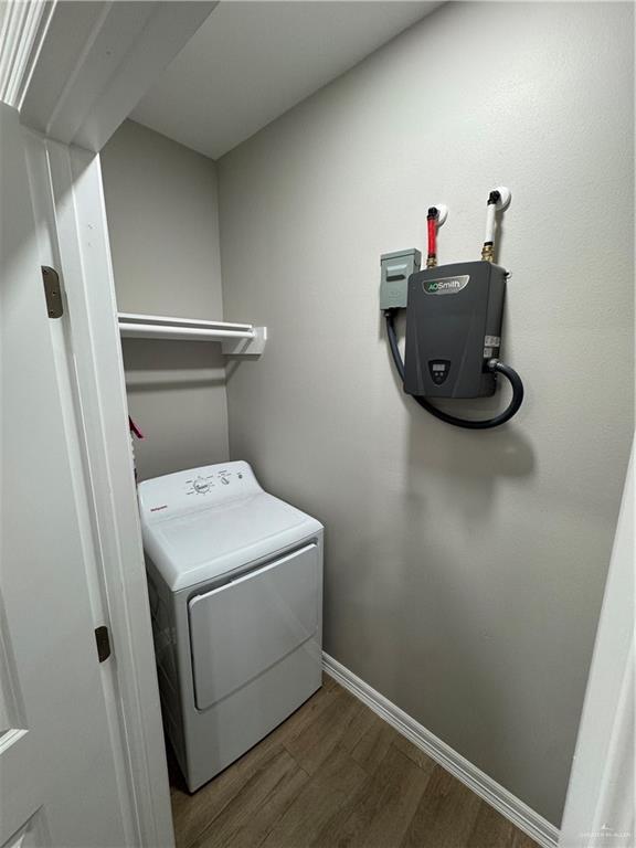 800 Ragland Road, Unit 9 Mission, TX 78572 - Photo 7 of 16 a utility room with dryer and washer