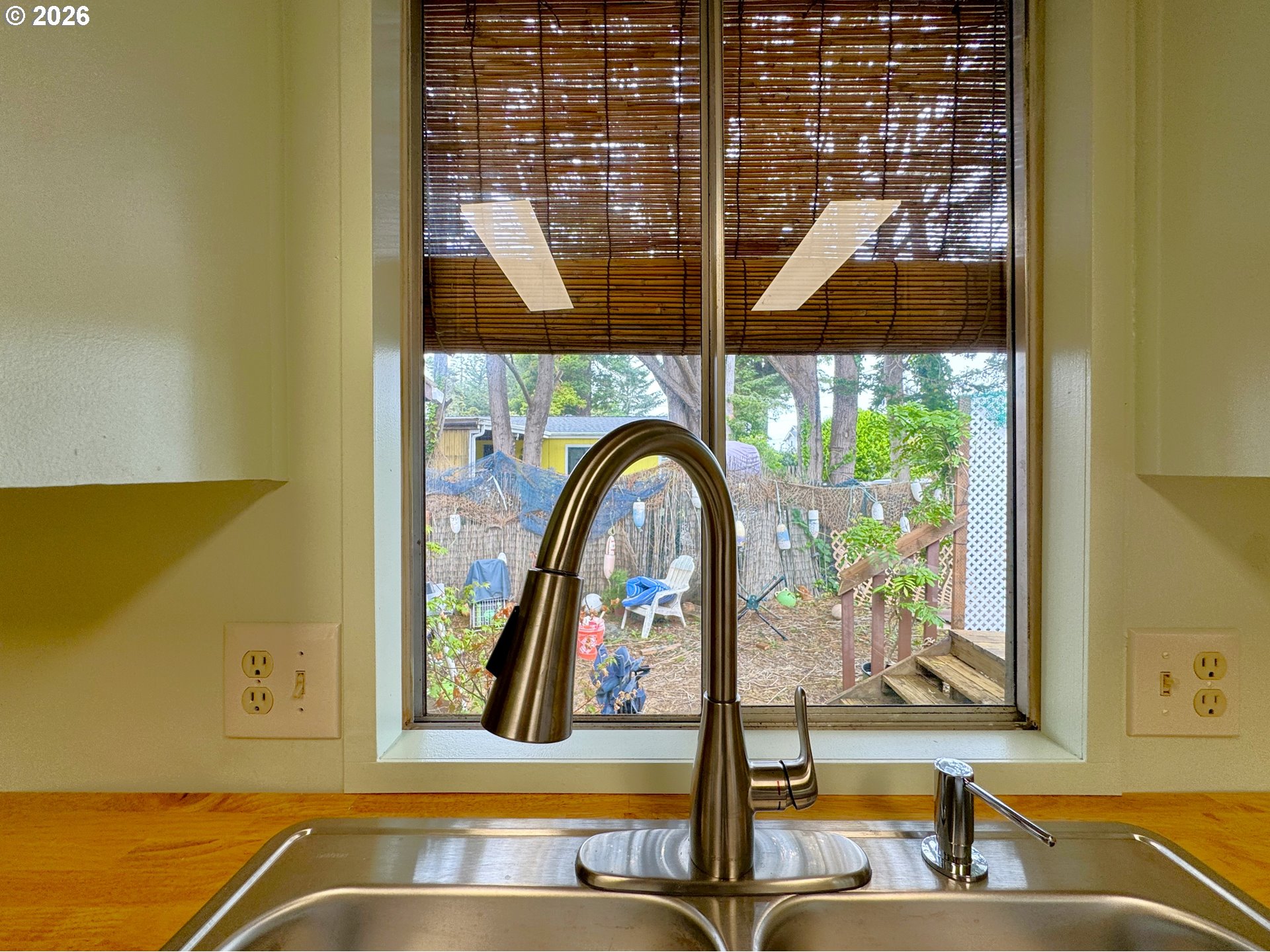 1029 Fifield Street Brookings, OR 97415 - Photo 15 of 44 Kitchen