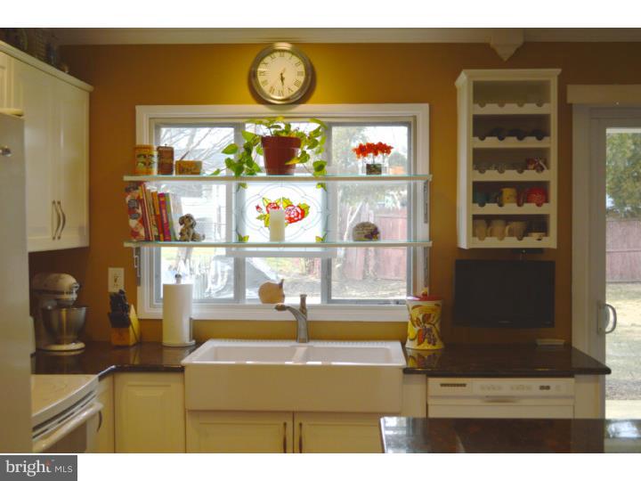55 Tinder Road Levittown, PA 19056 - Photo 4 of 18 Kitchen