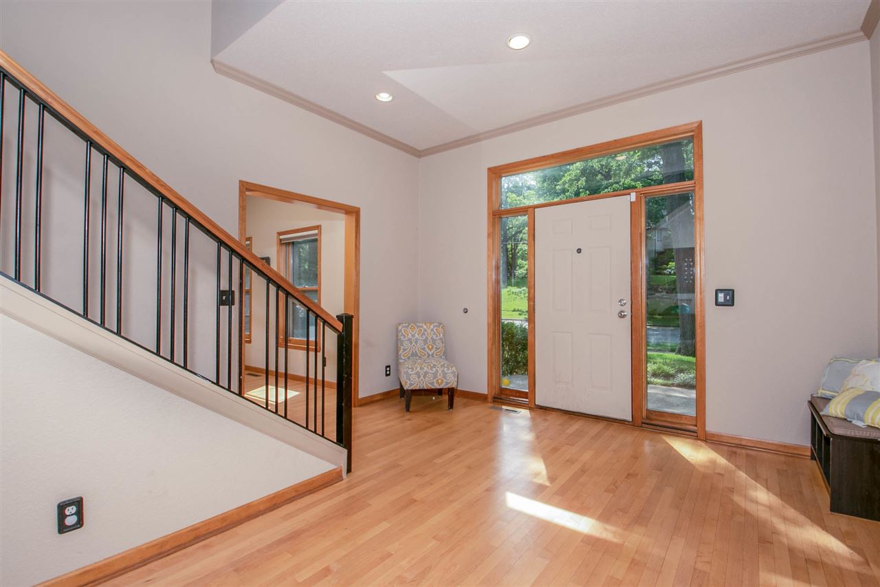 842 Ridgewood Road Rockford, IL 61107 - Photo 3 of 25 Gallery Image 3