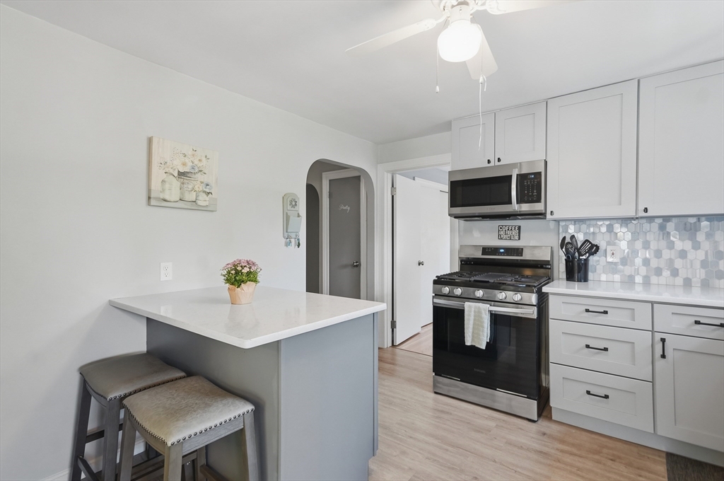 36 Glenn Road Lowell, MA 01852 - Photo 9 of 39