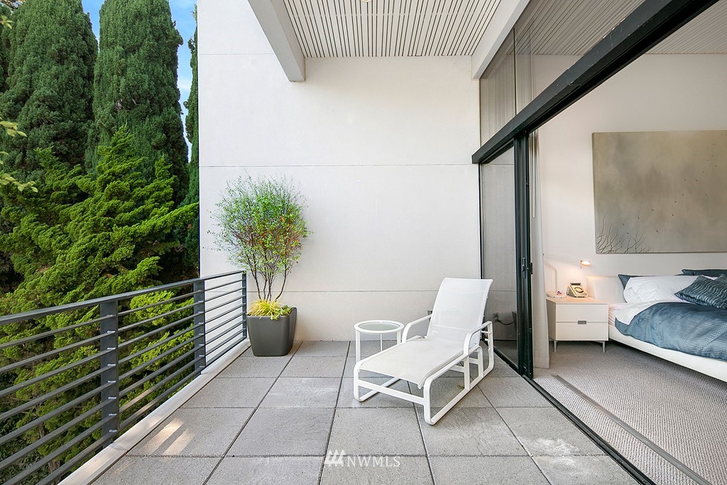 6643 Northeast Windermere Road Seattle, WA 98115 - Photo 11 of 22