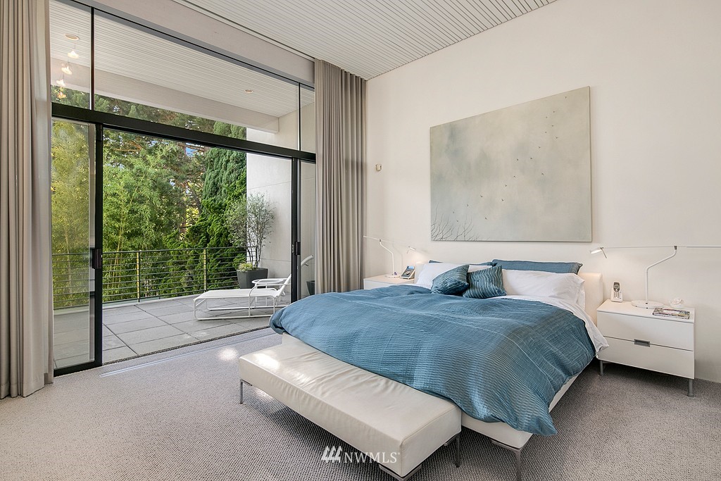 6643 Northeast Windermere Road Seattle, WA 98115 - Photo 9 of 22
