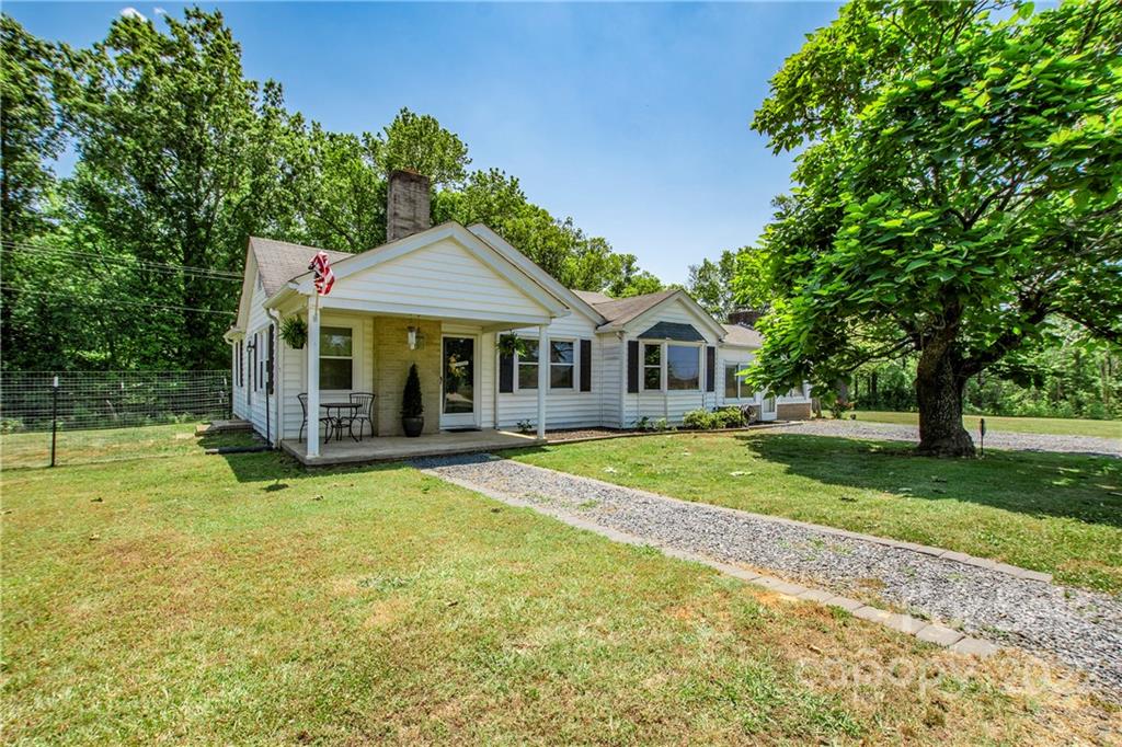 127 West Springdale Road Rock Hill, SC 29730 - Photo 2 of 28 Gallery Image 2