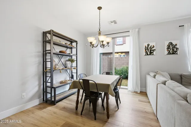 $1,999 | 1255 South Rialto, Unit 162, Mesa, AZ 85209