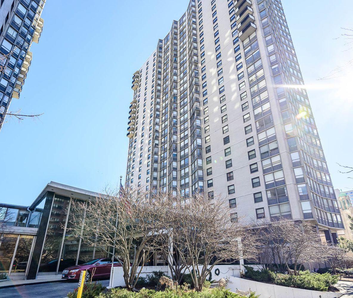 5701 North Sheridan Road, Unit 10R Chicago, IL 60660 - Photo 1 of 8
