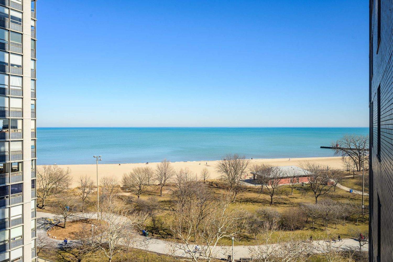 5701 North Sheridan Road, Unit 10R Chicago, IL 60660 - Photo 2 of 8