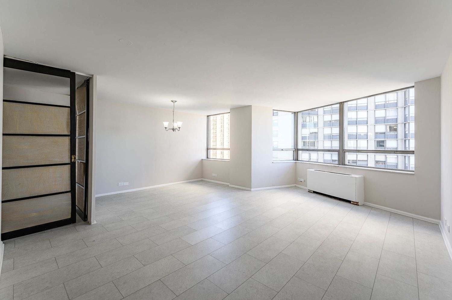 5701 North Sheridan Road, Unit 10R Chicago, IL 60660 - Photo 3 of 8