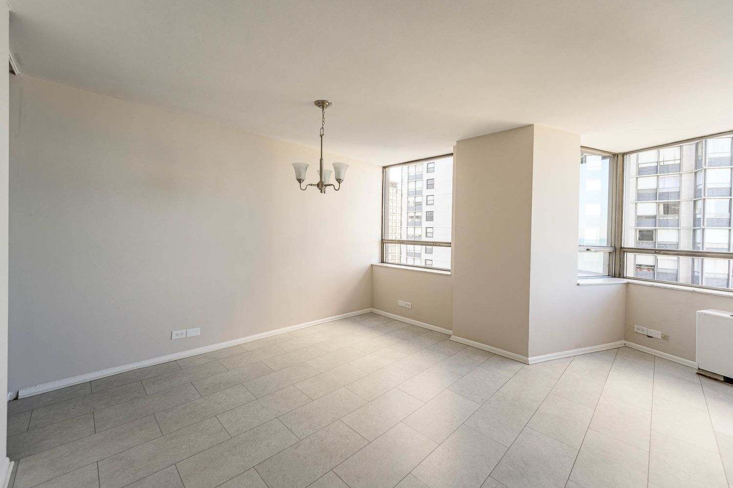 5701 North Sheridan Road, Unit 10R Chicago, IL 60660 - Photo 4 of 8