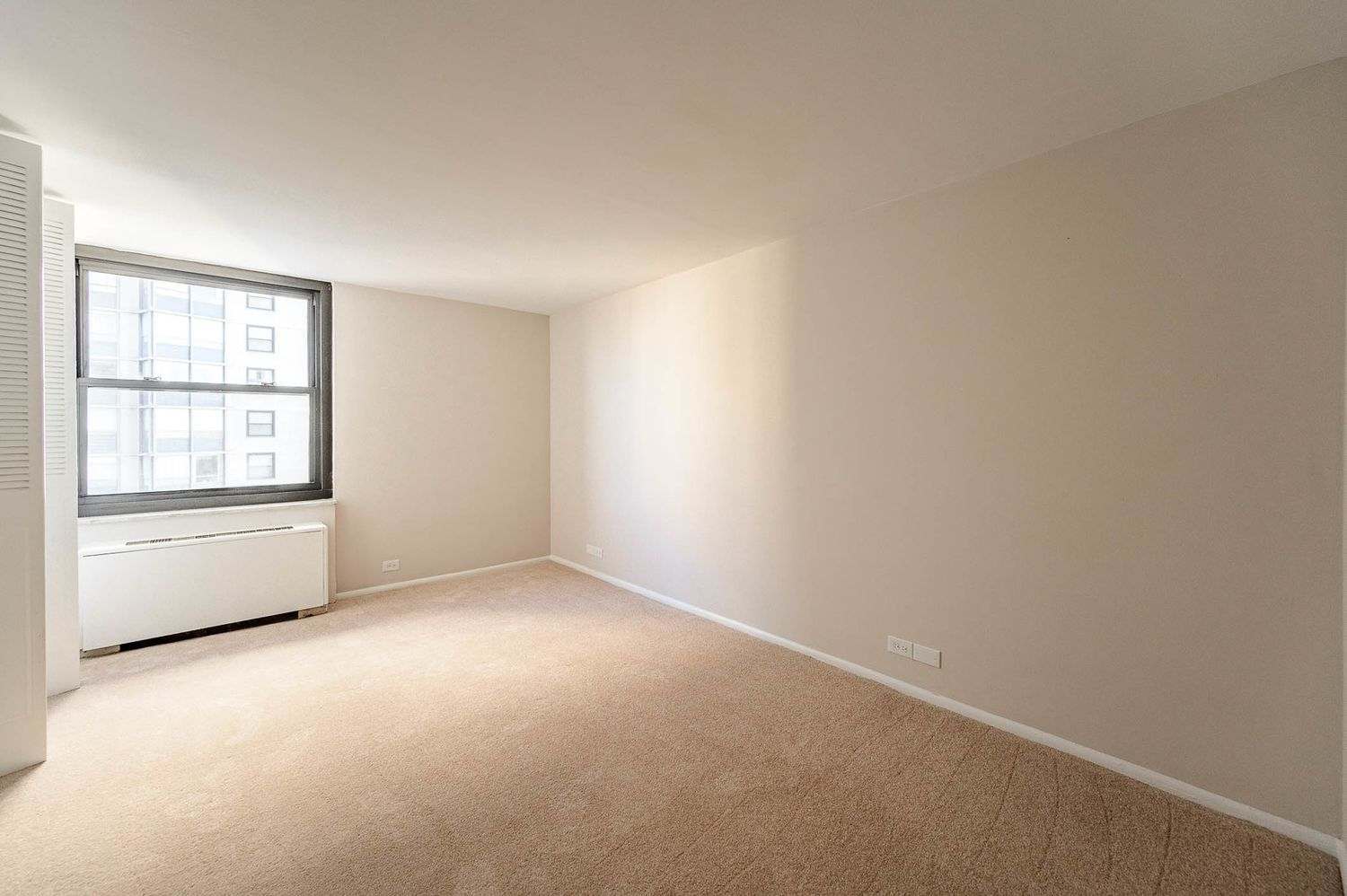 5701 North Sheridan Road, Unit 10R Chicago, IL 60660 - Photo 7 of 8