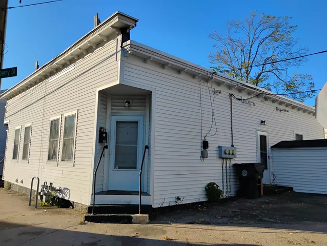 $395,000 | 362 Amherst Street, Manchester, NH 03104