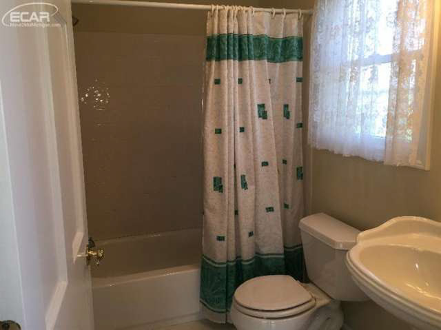 6050 Bailey Road Yale, MI 48097 - Photo 13 of 35 20449153-13.JPG