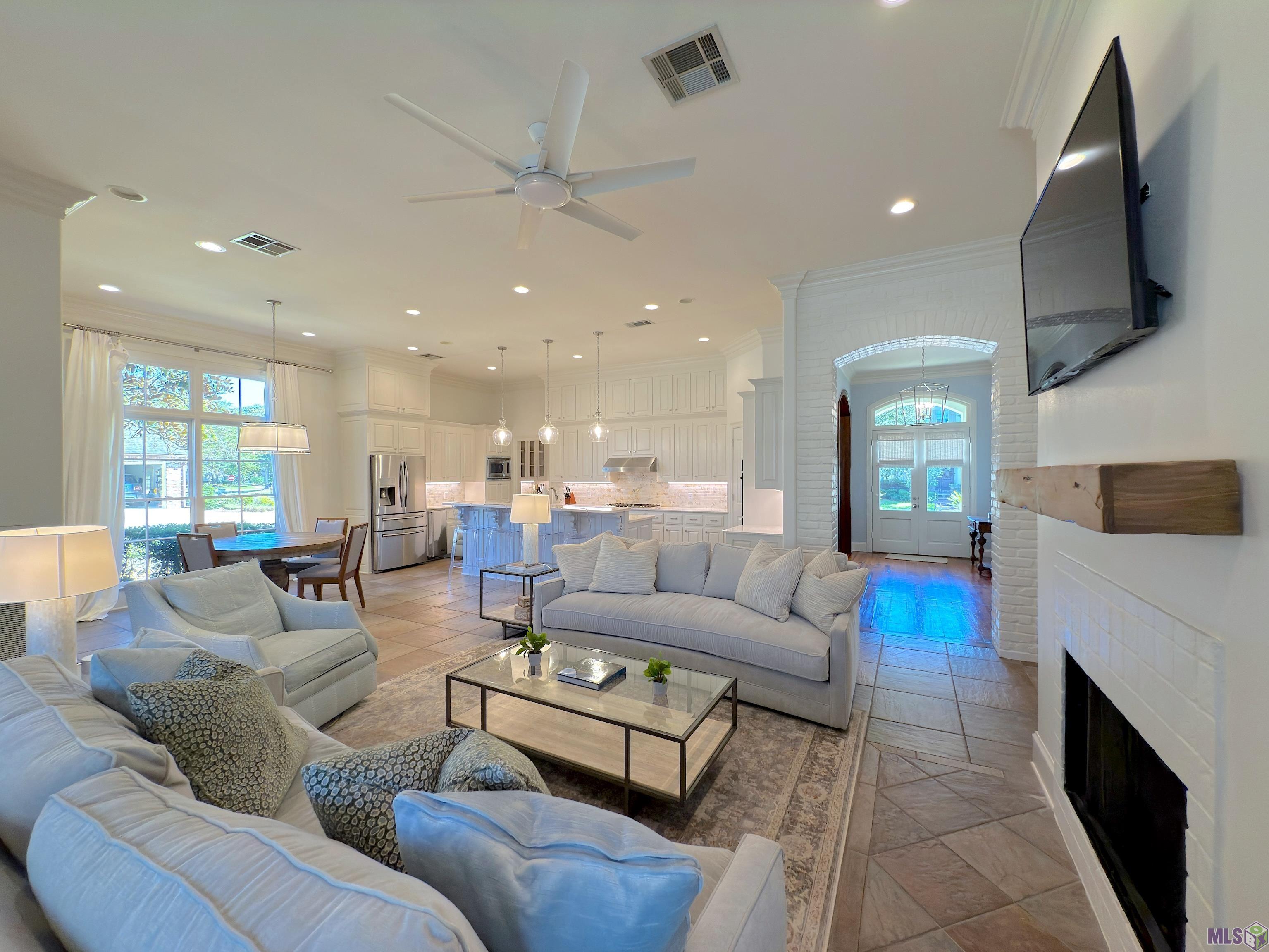 413 Longmeadow Drive Baton Rouge, LA 70810 - Photo 3 of 33