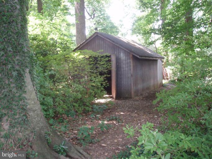 9720 Holmhurst Road Bethesda, MD 20817 - Photo 15 of 30 Shed