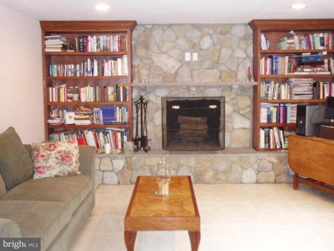 9720 Holmhurst Road Bethesda, MD 20817 - Photo 7 of 30 Family Room