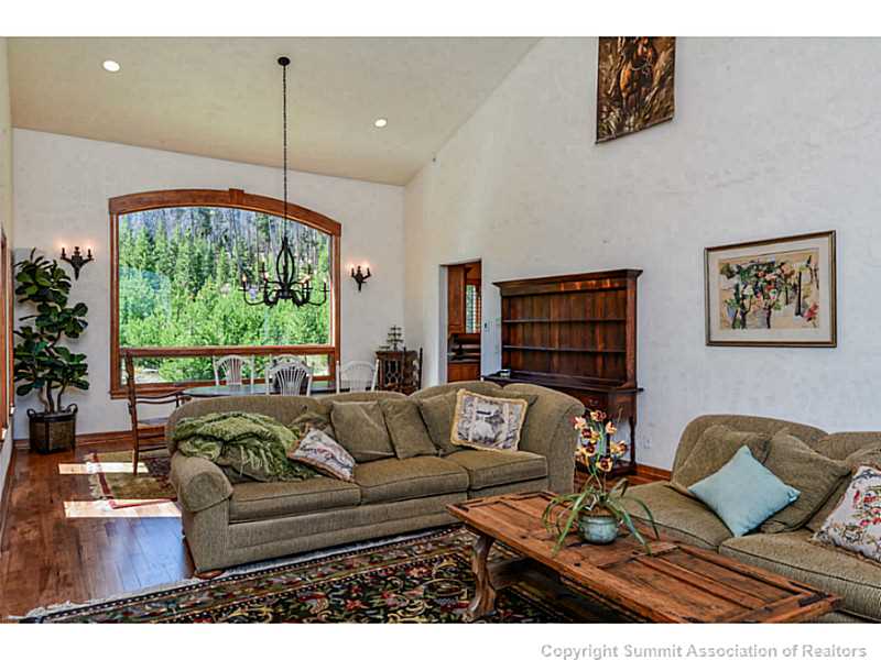 1124 Emerald Road Silverthorne, CO 80498 - Photo 15 of 24 Living Room.