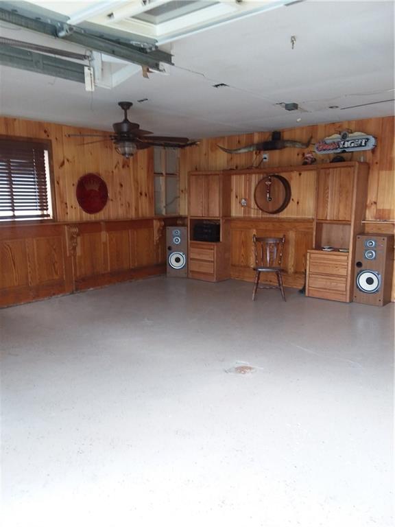503 West Main Street Rural Valley, PA 16249 - Photo 9 of 24 2 car garage /game room