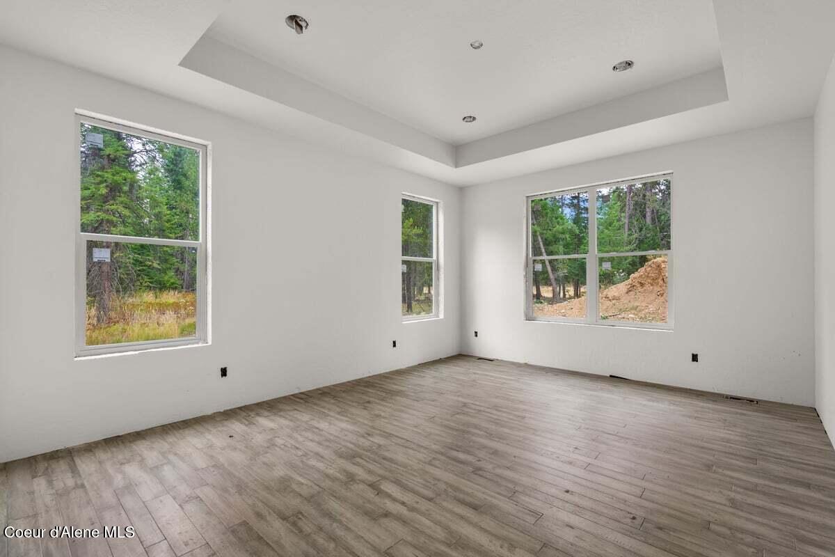 10245 East Bunco Road Athol, ID 83801 - Photo 7 of 12 Primary bedroom