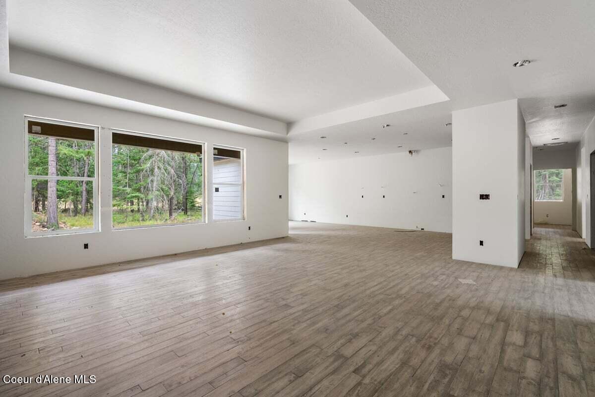 10245 East Bunco Road Athol, ID 83801 - Photo 9 of 12 Living Room