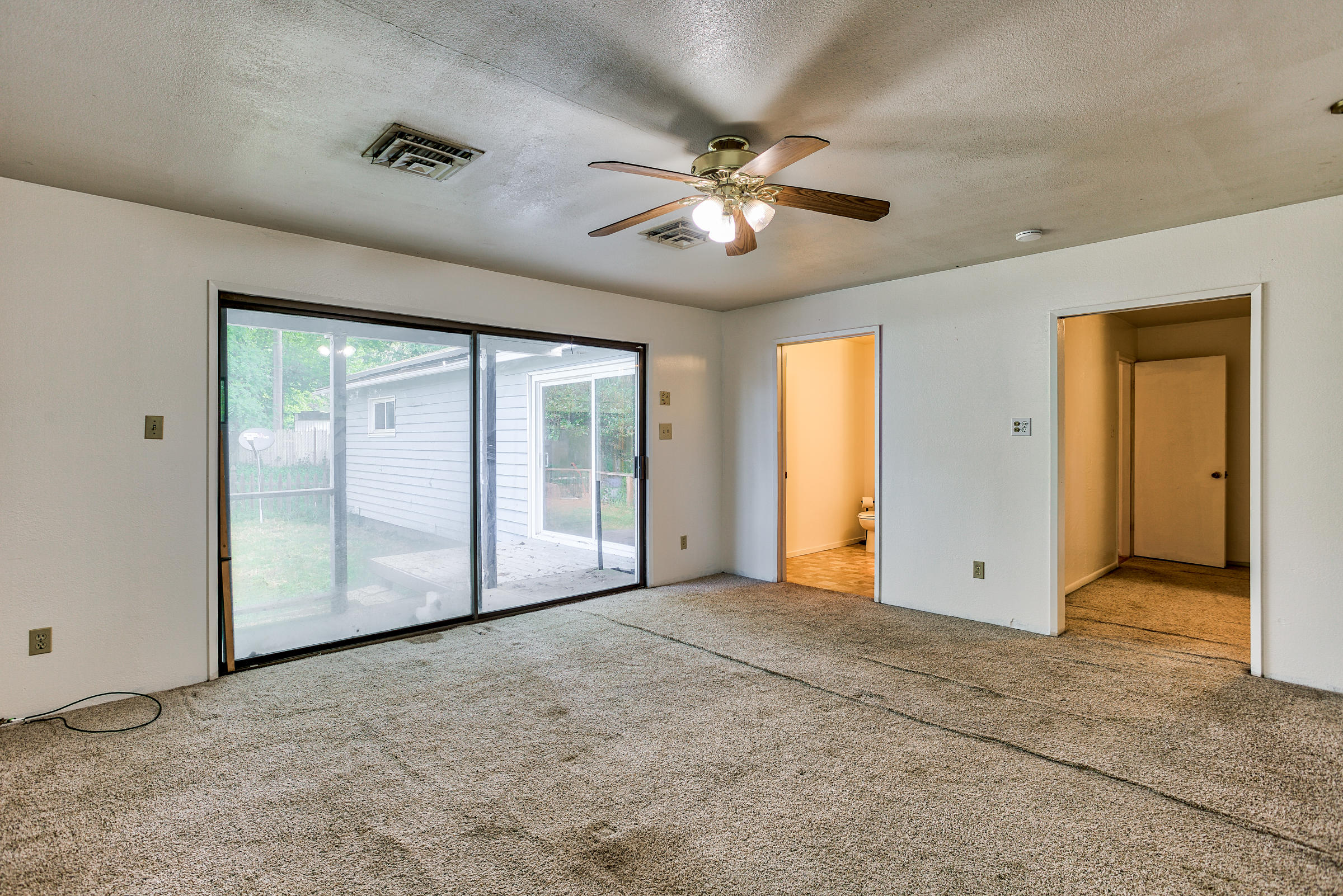 6952 Weeks Road Redding, CA 96002 - Photo 10 of 22 _MGL0161