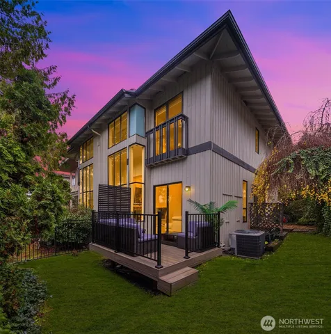 $934,998 | 12 18th Avenue, Unit A, Kirkland, WA 98033