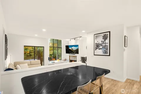 $899,998 | 12 18th Avenue, Unit A, Kirkland, WA 98033