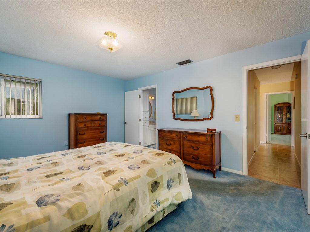 9713 Carousel Circle South Boca Raton, FL 33434 - Photo 18 of 27 018_Master Suite