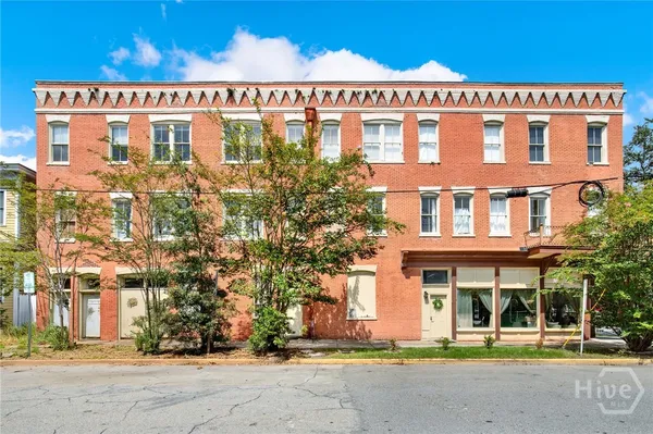 $415,000 | 125 East Broad Street, Unit 2D, Savannah, GA 31401