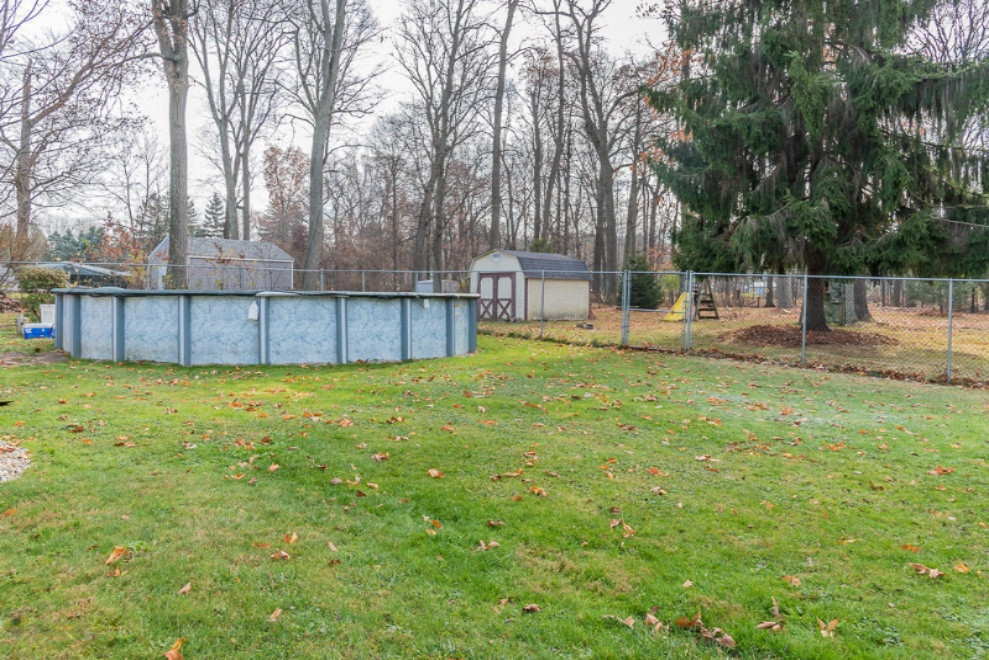 4330 Watkins Road Battle Creek, MI 49015 - Photo 14 of 56 28' above ground pool